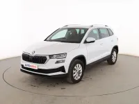 Usado Skoda Karoq Ambition 110 CV (80 kW) 2023 Blanco SUV