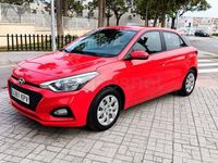 Usado Hyundai i20 75 CV (55 kW) 2018 Granate Berlina
