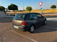 Usado VW Golf IV Conceptline 105 CV (77 kW) 2001 Gris / plata Berlina