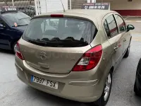Usado Opel Corsa Cosmo 125 CV (91 kW) 2007 Beige Utilitario