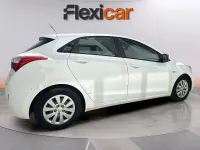 Usado Hyundai i30 100 CV (73 kW) 2015 Blanco Utilitario