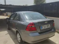 Usado Chevrolet Aveo LS 94 CV (69 kW) 2006 Gris / plata Berlina