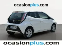 Usado Toyota Aygo X-play 69 CV (50 kW) 2016 Blanco Utilitario