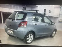 Usado Toyota Yaris 69 CV (50 kW) 2010 Azul Utilitario
