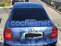 Usado Skoda Superb Classic 130 CV (95 kW) 2003 Azul Berlina