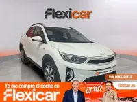 Usado Kia Stonic 84 CV (61 kW) 2023 Blanco SUV