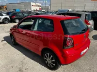 Usado VW Polo Trendline 75 CV (55 kW) 2005 Rojo Berlina
