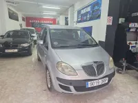 Usado Lancia Musa 95 CV (69 kW) 2006 Gris Monovolumen