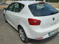 Usado Seat Ibiza Style 85 CV (62 kW) 2010 Blanco Berlina