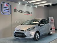 Usado Ford Fiesta Trend 75 CV (55 kW) 2012 Gris / plata Berlina