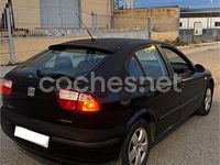 Usado Seat Leon Stella 105 CV (77 kW) 2004 Negro Utilitario