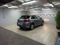 Usado Citroën C4 Live 100 CV (73 kW) 2017 Gris / plata Berlina