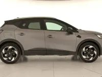 Usado Renault Captur Techno 100 CV (73 kW) 2025 Gris SUV