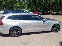 Usado Volvo V60 Momentum 150 CV (110 kW) 2021 Gris / plata Familiar