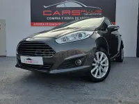 Usado Ford Fiesta Titanium 100 CV (73 kW) 2015 Gris / plata Utilitario