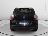 Usado Ssangyong (KGM) Tivoli 128 CV (94 kW) 2016 Negro SUV