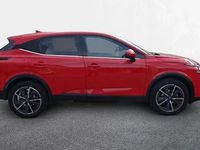 Usado Nissan Qashqai Tekna 158 CV (116 kW) 2023 Yokohama red (sólida) SUV