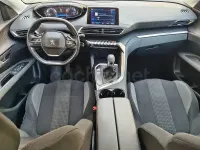 Usado Peugeot 3008 Style 130 CV (95 kW) 2020 Gris / plata SUV
