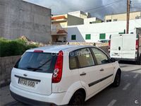 Usado Ford Fiesta Futura 80 CV (58 kW) 2008 Blanco Berlina