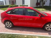 Używany Ford Focus Titanium 109 KM (80 kW) 2009 Czerwony Sedan/Limuzyna