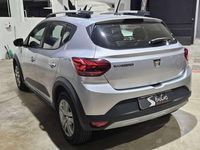 Usado Dacia Sandero Essentiel 101 CV (74 kW) 2021 Gris Utilitario