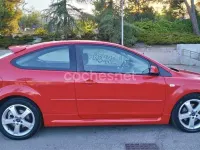 Usado Ford Focus Sport 115 CV (84 kW) 2007 Rojo Berlina