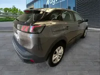 Usado Peugeot 3008 Active 131 CV (96 kW) 2022 Gris SUV