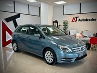 Usado Mercedes B180 109 CV (80 kW) 2014 Azul Monovolumen
