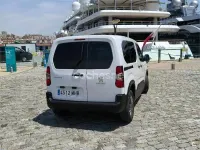Usado Peugeot Rifter Allure 100 CV (73 kW) 2023 Blanco Monovolumen