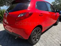 Usado Mazda 2 75 CV (55 kW) 2014 Rojo Berlina