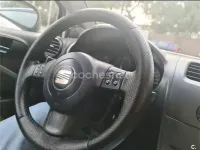 Usado Seat Leon Reference 105 CV (77 kW) 2007 Marrón Utilitario