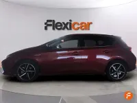 Usado Toyota Auris Hybrid Edition 136 CV (100 kW) 2018 Rojo Utilitario