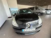 Usado Renault Clio II Authentique 75 CV (55 kW) 2007 Negro Berlina