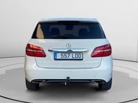 Usado Mercedes B180 Urban 122 CV (89 kW) 2018 Blanco Monovolumen