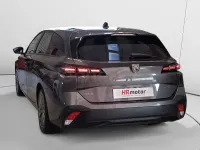 Usado Peugeot 308 SW Active 110 CV (80 kW) 2022 Gris / plata Familiar