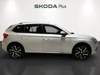Usado Skoda Kamiq Sport 110 CV (80 kW) 2023 Gris plata SUV
