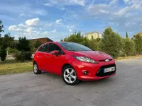 Usado Ford Fiesta Trend 95 CV (69 kW) 2010 Rojo Berlina