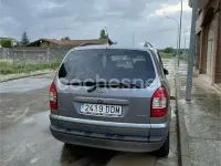 Usado Opel Zafira 100 CV (73 kW) 2004 Gris / plata Monovolumen