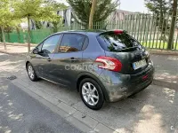 Usado Peugeot 208 Active 82 CV (60 kW) 2014 Gris / plata Utilitario
