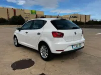 Usado Seat Ibiza Reference 90 CV (66 kW) 2015 Blanco Berlina