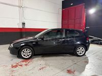 Usado Alfa Romeo 147 Distinctive 120 CV (88 kW) 2007 Negro Utilitario