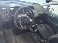 Usado Ford Fiesta Trend 101 CV (74 kW) 2014 Blanco Berlina