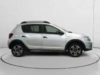 Usado Dacia Sandero 90 CV (66 kW) 2018 Gris Berlina