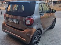 Usado Smart ForTwo Cabrio Brabus 90 CV (66 kW) 2016 Marrón metalizado Descapotable