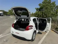 Usado Peugeot 208 Active 68 CV (50 kW) 2014 Blanco Utilitario