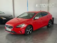 Usado Volvo V40 R-Design Momentum 150 CV (110 kW) 2016 Rojo Berlina