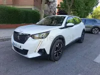 Usado Peugeot 2008 Allure 100 CV (73 kW) 2020 Blanco SUV