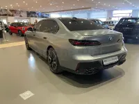 Usado BMW M760e 571 CV (419 kW) 2024 Gris / plata Berlina