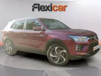 Usado SsangYong Korando 149 CV (109 kW) 2024 Granate SUV