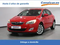 Usado Opel Astra Cosmo 110 CV (80 kW) 2010 Rojo